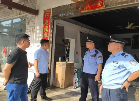 明山头镇:集镇停车有去处 交通秩序焕新颜